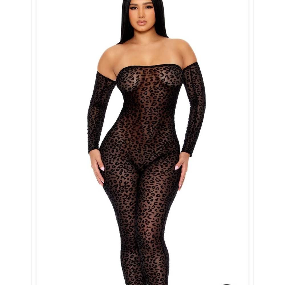Leopard Print Off-Shoulder Bodysuit